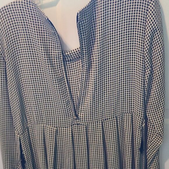 Size 10 Midi Black and Cream Colored Checked Long Sleeve Dress - Picture 4 of 13